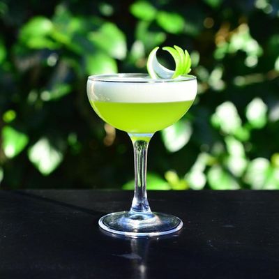 Make 'Em Green with Envy 48 Cocktails That Look and Taste Marvelous ...